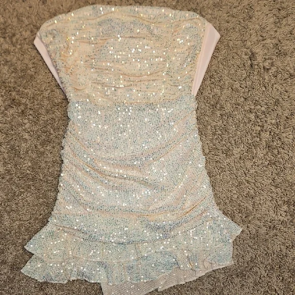 Lucy In The Sky Sequin Ruched Bodycon Dress - Picture 5 of 12